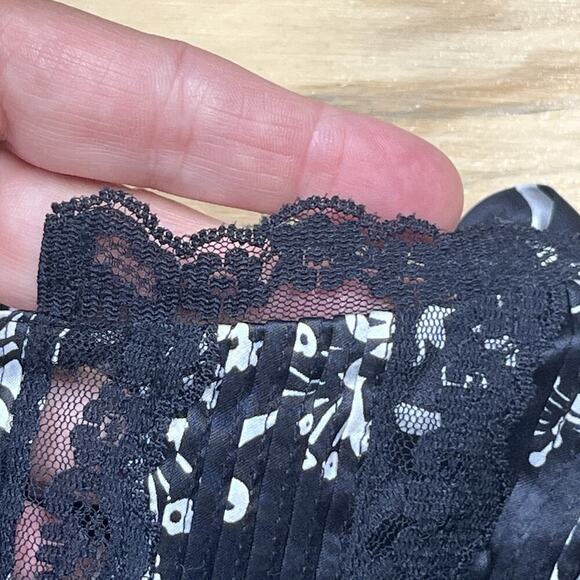 WHBM Y2K Babydoll Silk Camisole Going Out Size Medium Lace Feminine Whimsygoth - Picture 8 of 14